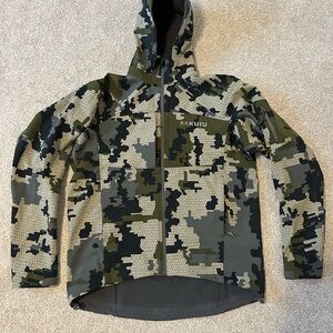 KUIU Men’s Guide Jacket Size Large Verde Camo